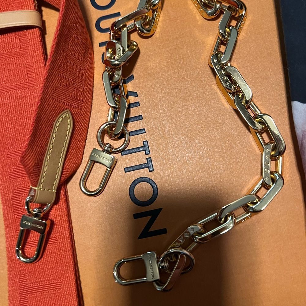 Louis Vuitton COUSSIN PM ROUGE - Picture 4 of 14